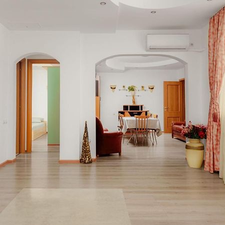 Heart Of Downtown 3 Rooms Apartment Self Check In Bucarest Extérieur photo