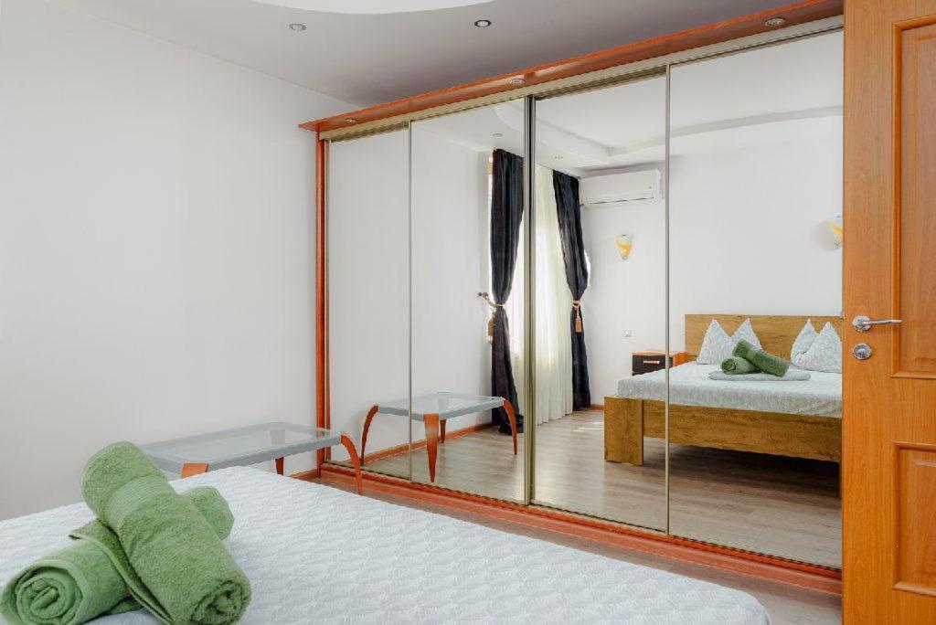 Heart Of Downtown 3 Rooms Apartment Self Check In Bucarest Extérieur photo