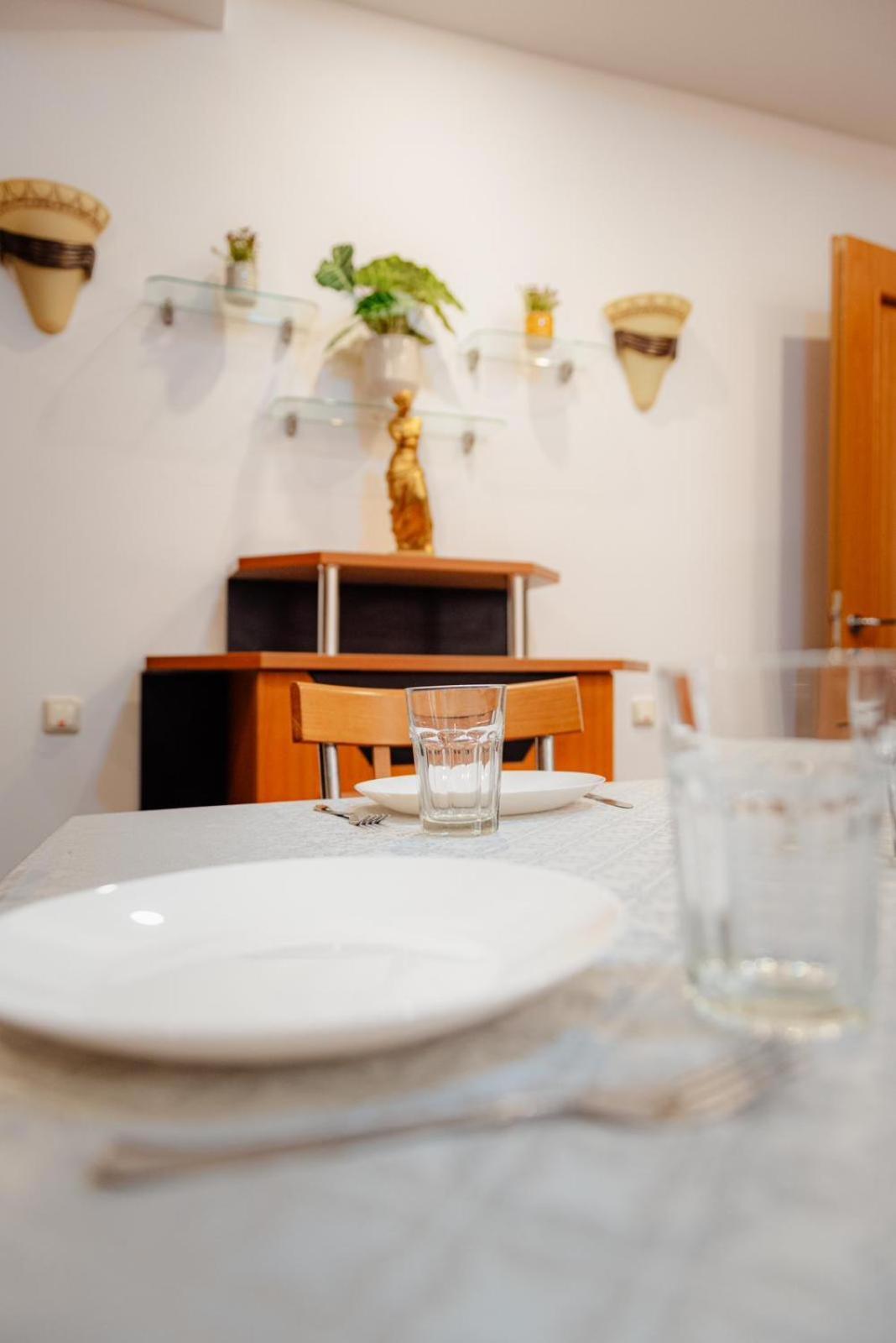 Heart Of Downtown 3 Rooms Apartment Self Check In Bucarest Extérieur photo