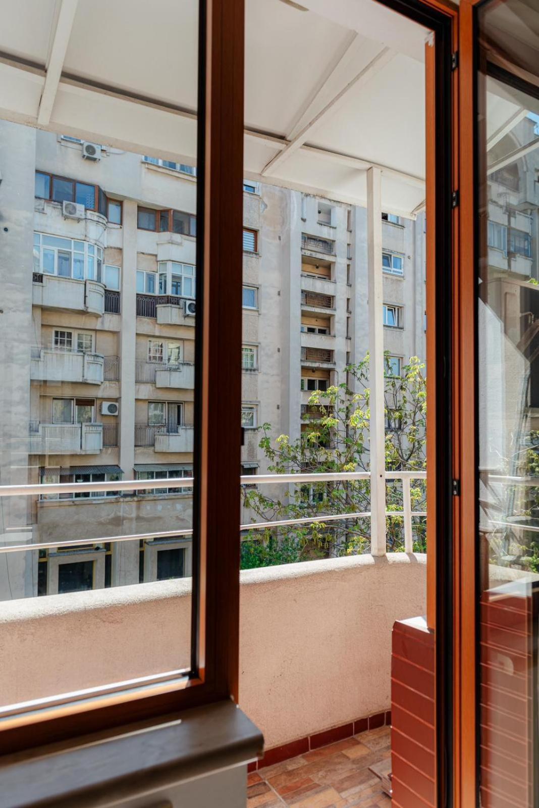 Heart Of Downtown 3 Rooms Apartment Self Check In Bucarest Extérieur photo